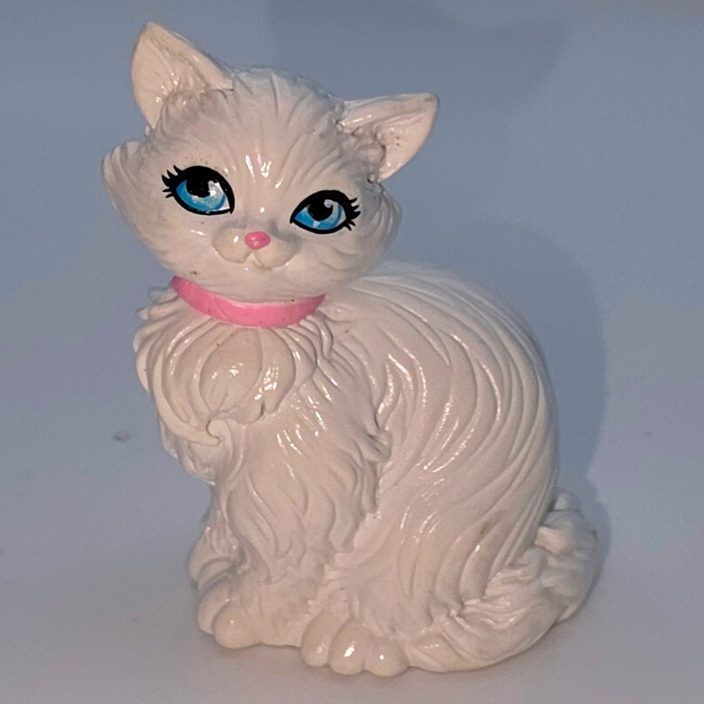 Mattel Barbie White Persian Cat Pet Figure 2in White Fair 2009 Mattel Inc